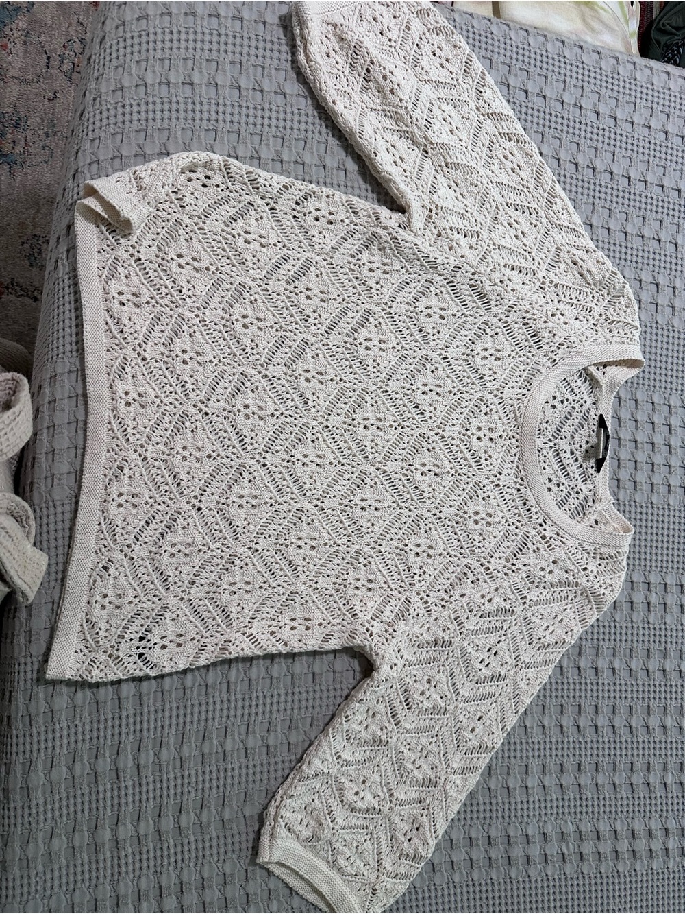 Cream, knit sweater - Picture 3 of 3